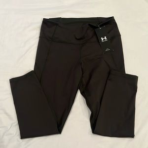 Under armor women’s fitted high rise ankle crop army green leggings